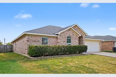 360 McMurtry Drive, Arlington, TX 76002 - Photo 2
