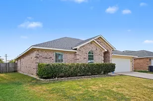 360 McMurtry Dr, Arlington, TX 76002 - Photo 2