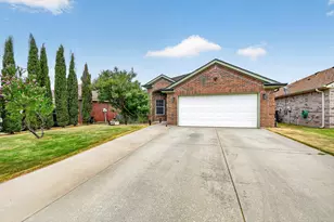 9228 Jason Dr, White Settlement, TX 76108 - Photo 2