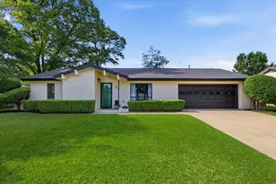 217 E Louella Dr, Hurst, TX 76054 - Photo 2