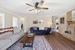 217 E Louella Dr, Hurst, TX 76054 - Photo 10