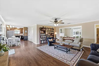 217 E Louella Drive, Hurst, TX 76054 - Photo 8