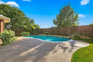 335 Linhurst Dr, Murphy, TX 75094 - Photo 2