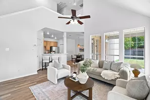 8716 Falls Rd, Irving, TX 75063 - Photo 14