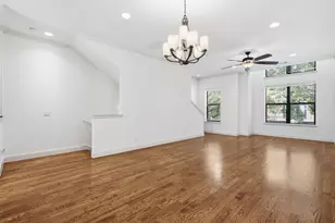 636 E Bluff St, Fort Worth, TX 76102 - Photo 8