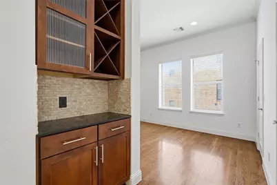 636 E Bluff Street, Fort Worth, TX 76102 - Photo 6