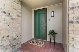 414 Hallmark Dr, Arlington, TX 76011 - Photo 4