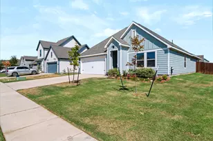 740 Amelia Ct, Pilot Point, TX 76258 - Photo 2