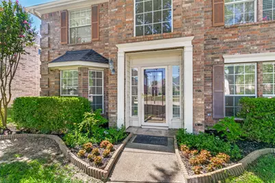 2424 Hunters Run Drive, Plano, TX 75025 - Photo 2