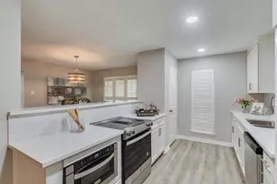 12329 Cedar Bend Dr, Dallas, TX 75244 - Photo 8