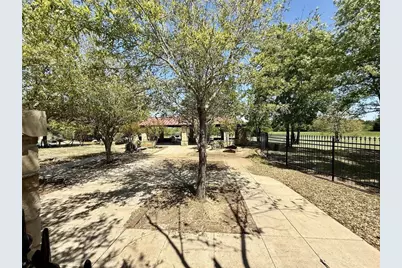 1099 Hidden Oaks Drive, Wills Point, TX 75169 - Photo 12