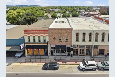 206 E Chambers Street, Cleburne, TX 76031 - Photo 2