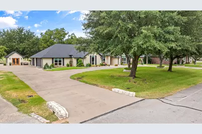 9604 Champions Drive, Granbury, TX 76049 - Photo 2