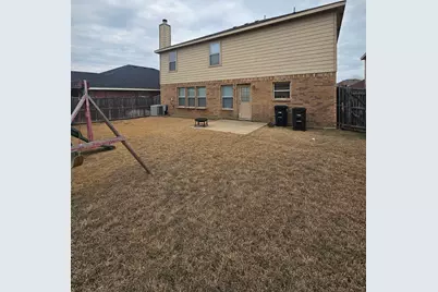 824 Green Heath Avenue, Fort Worth, TX 76120 - Photo 2