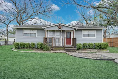 205 W Latimer Street, Ennis, TX 75119 - Photo 1