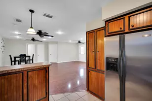 205 W Latimer St, Ennis, TX 75119 - Photo 12
