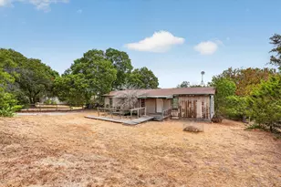 460 Valley View Dr, Azle, TX 76020 - Photo 4