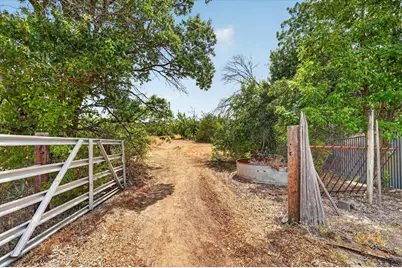 460 Valley View Drive, Azle, TX 76020 - Photo 38