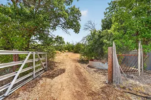 460 Valley View Dr, Azle, TX 76020 - Photo 38