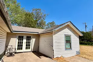 600 Travis St, Nocona, TX 76255 - Photo 18