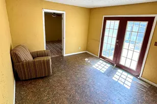 600 Travis St, Nocona, TX 76255 - Photo 12