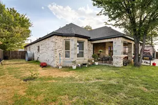 3203 Shamrock Ln, Forest Hill, TX 76119 - Photo 32
