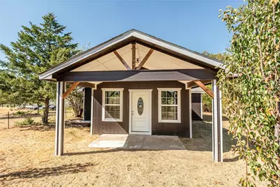 106 Northcott Street, Nocona, TX 76255 - Photo 2