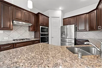 630 Patriot Lane, Irving, TX 75060 - Photo 10
