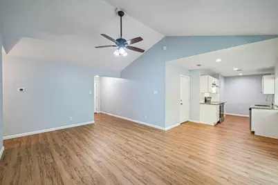 313 Meadowcreek Lane, Garland, TX 75043 - Photo 4