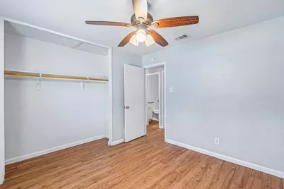 313 Meadowcreek Lane, Garland, TX 75043 - Photo 16
