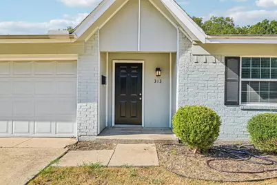 313 Meadowcreek Lane, Garland, TX 75043 - Photo 2