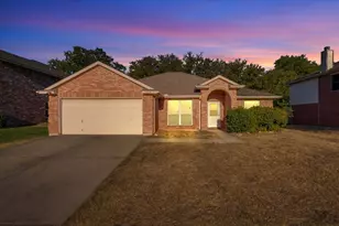 324 Marsha St, Saginaw, TX 76179 - Photo 1