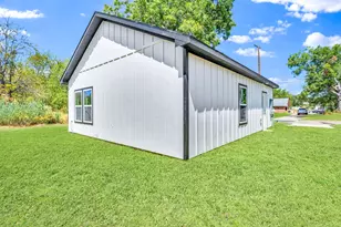 218 Calvert St, Sulphur Springs, TX 75482 - Photo 22