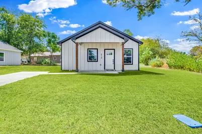 218 Calvert Street, Sulphur Springs, TX 75482 - Photo 1