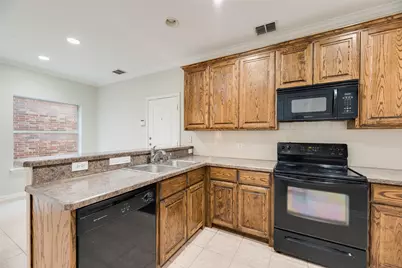 1020 Alyssa Lane, Carrollton, TX 75006 - Photo 8