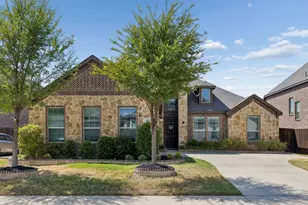 105 Bluewood Dr, Red Oak, TX 75154 - Photo 2