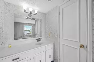 8560 Park Ln, Dallas, TX 75231 - Photo 14