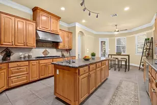 544 Waterchase Dr, Fort Worth, TX 76120 - Photo 14