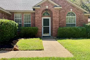 1584 Meadowview, Corinth, TX 76210 - Photo 2