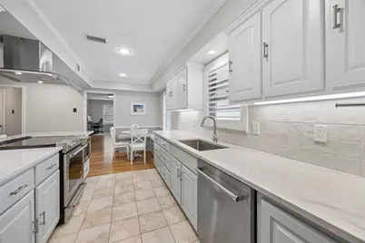 10619 Longmeadow Drive, Dallas, TX 75238 - Photo 6