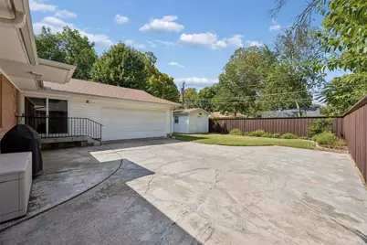 10619 Longmeadow Drive, Dallas, TX 75238 - Photo 24