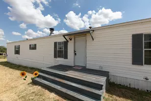 206 Creekview Meadows Ct, Springtown, TX 76082 - Photo 2