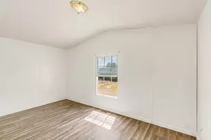 206 Creekview Meadows Ct, Springtown, TX 76082 - Photo 26