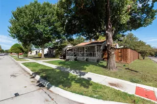 2603 Searcy Dr, Dallas, TX 75211 - Photo 2