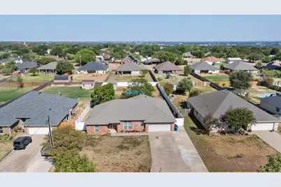 612 Parker Lane, Granbury, TX 76048 - Photo 32