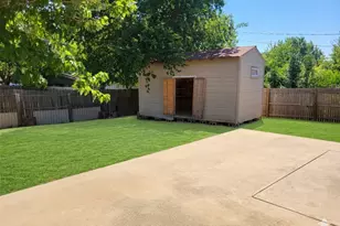 1411 Clearfield Dr, Cleburne, TX 76033 - Photo 18