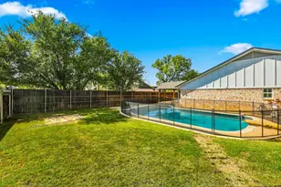 2857 Hurstview Dr, Hurst, TX 76054 - Photo 40