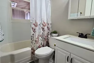 424 E Ellen Ave, Hurst, TX 76053 - Photo 12