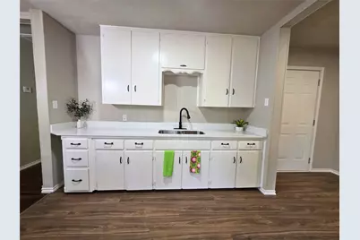 424 E Ellen Avenue, Hurst, TX 76053 - Photo 8