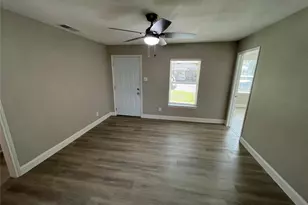 622 Austin St, Grand Prairie, TX 75051 - Photo 4
